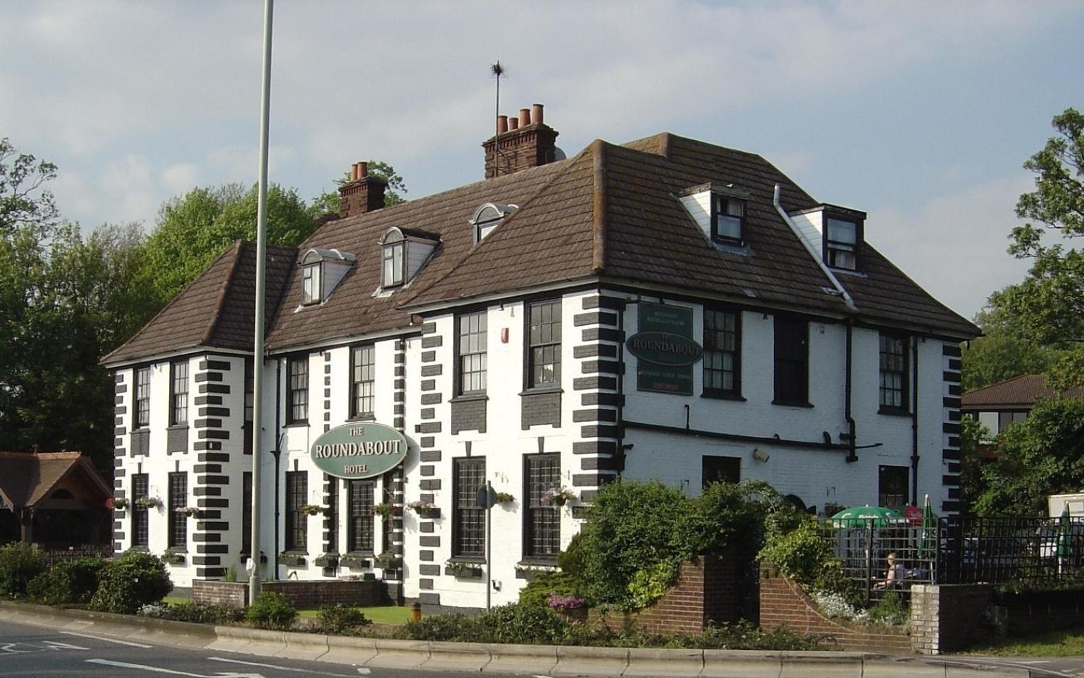 The Roundabout Hotel Fareham Exterior photo